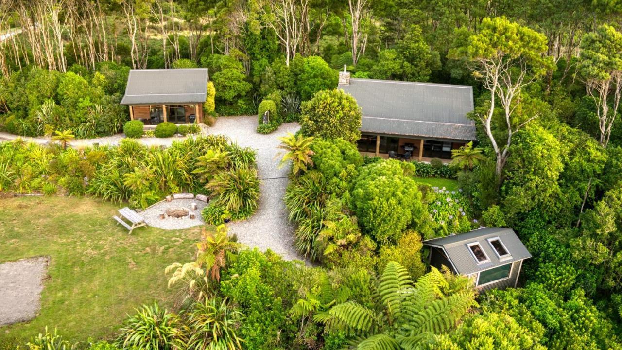 Paparoa Beach Hideaway With Hot Tub Barrytown Esterno foto