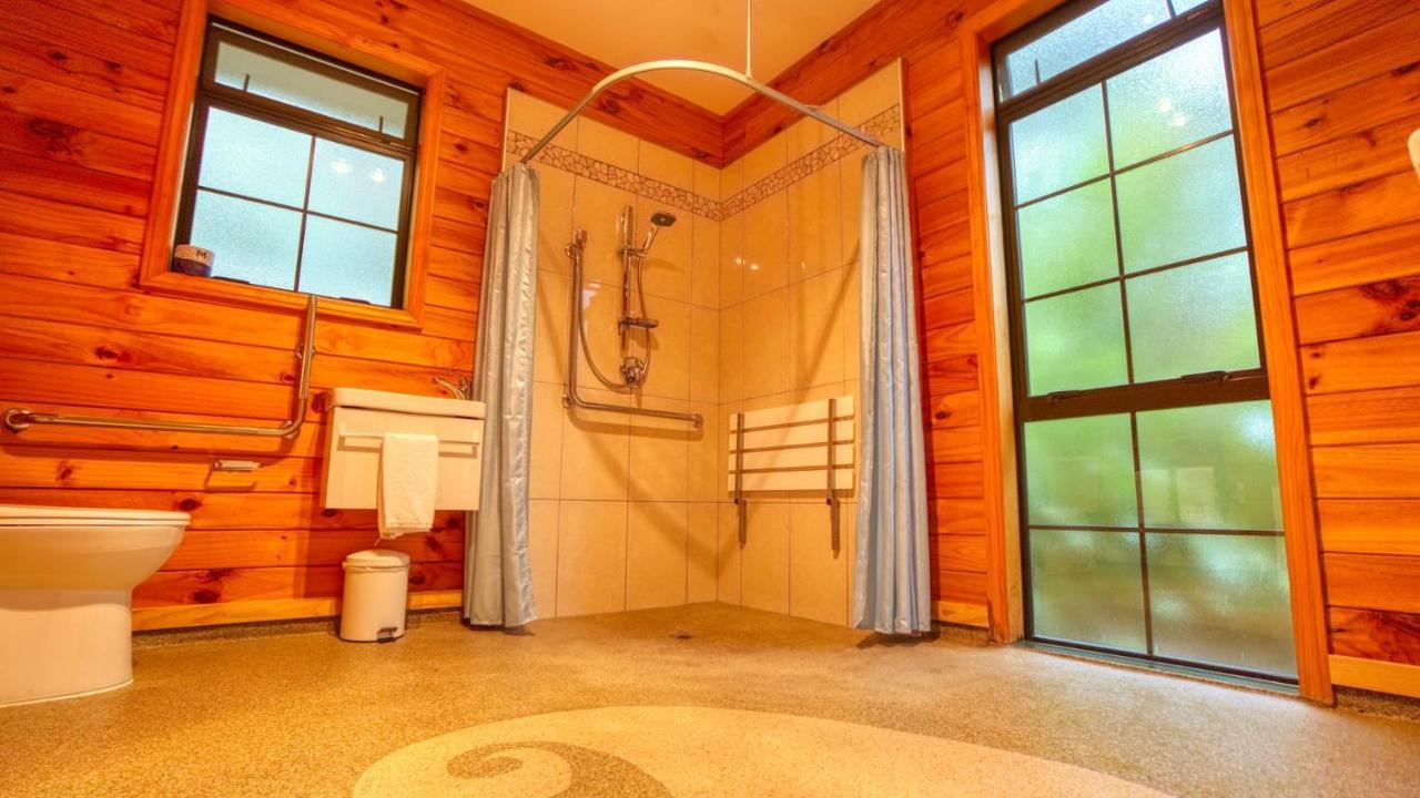 Paparoa Beach Hideaway With Hot Tub Barrytown Esterno foto