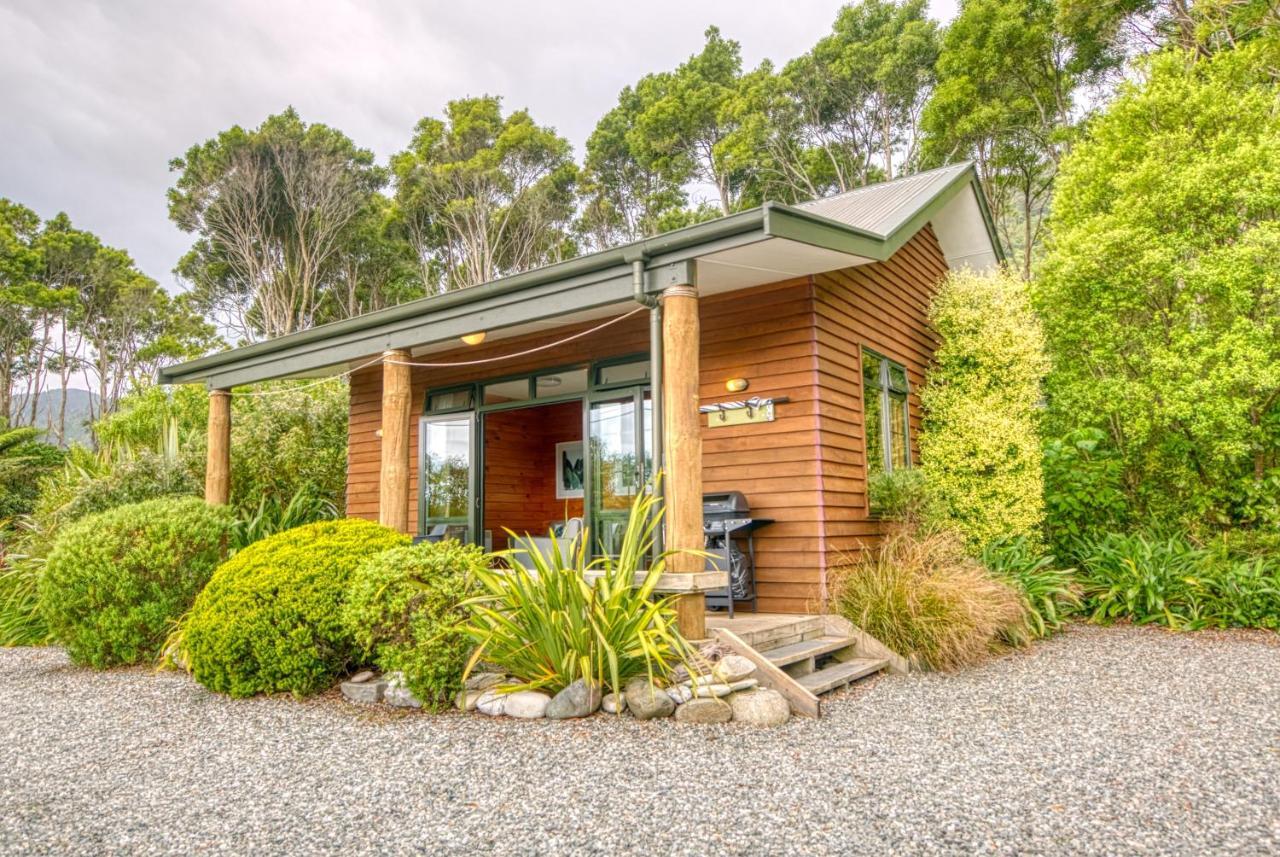 Paparoa Beach Hideaway With Hot Tub Barrytown Esterno foto