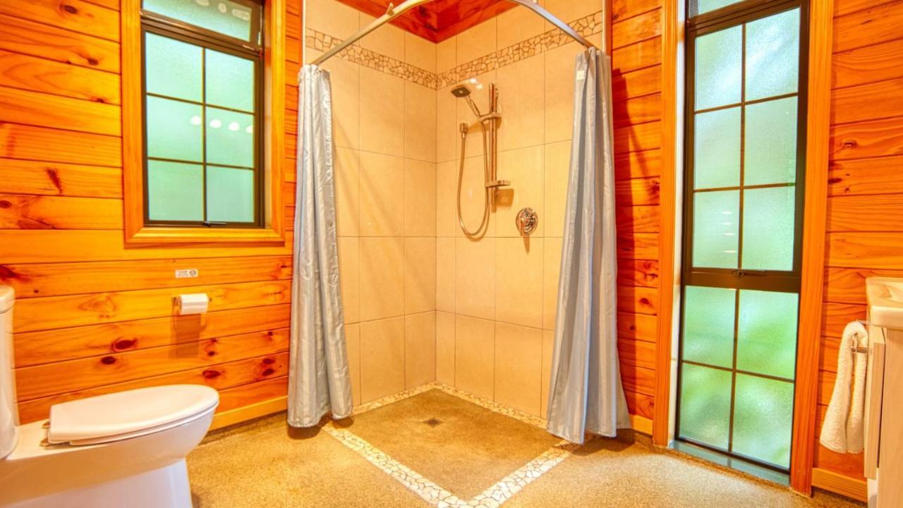Paparoa Beach Hideaway With Hot Tub Barrytown Esterno foto