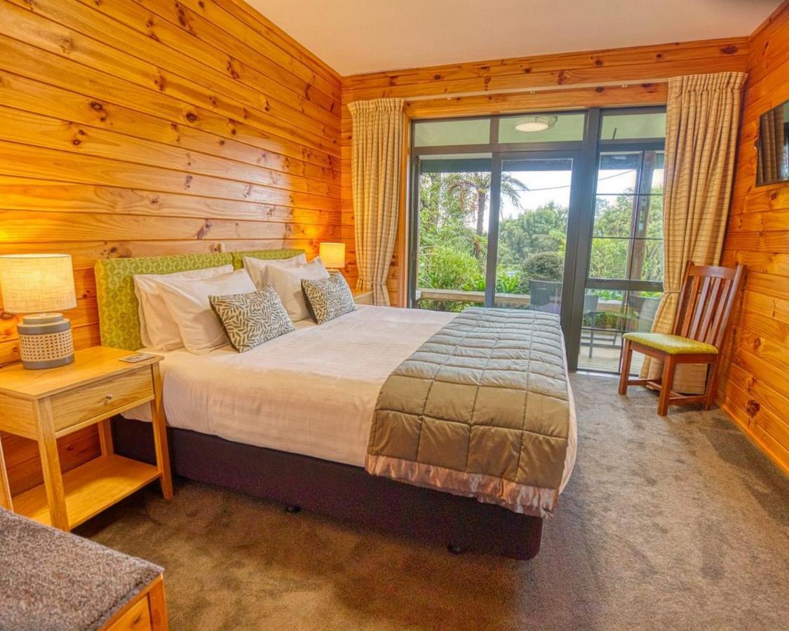 Paparoa Beach Hideaway With Hot Tub Barrytown Esterno foto