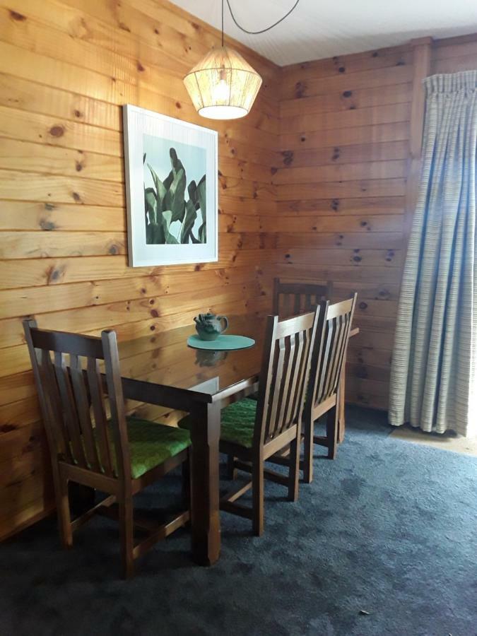 Paparoa Beach Hideaway With Hot Tub Barrytown Esterno foto